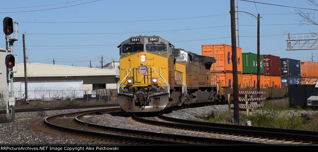 UP 5841